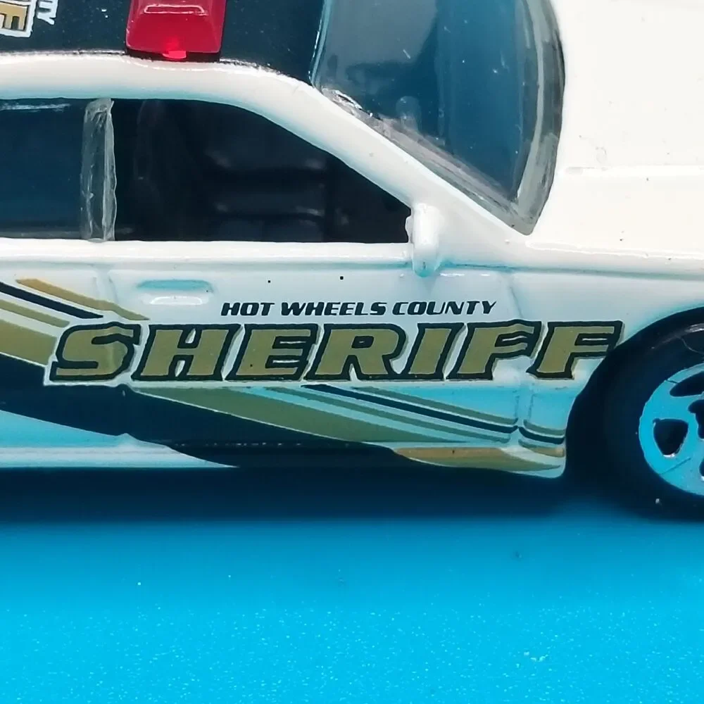Hot Wheels Sheriff Police Car White Gold Black Street Rodder Diecast Toy Vehicle